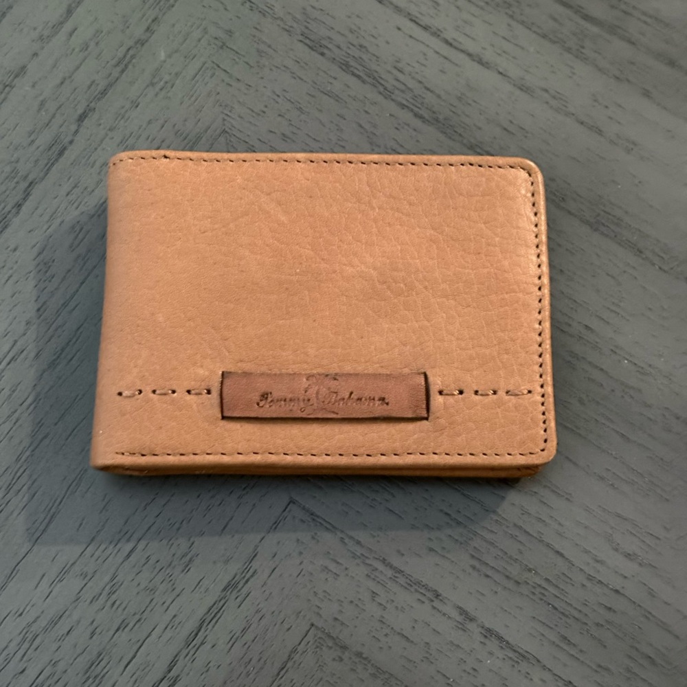 New leather Tommy Bahama Tan Tri fold wallet